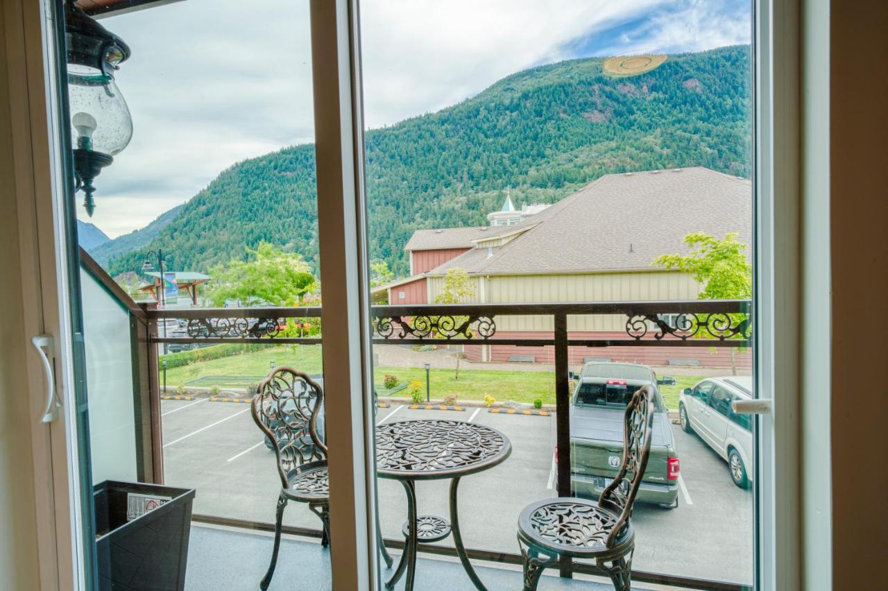 Harrison Grand Motel Harrison Hot Springs Eksteriør bilde