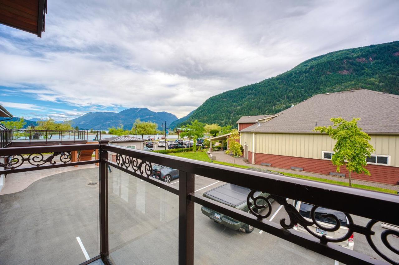 Harrison Grand Motel Harrison Hot Springs Eksteriør bilde